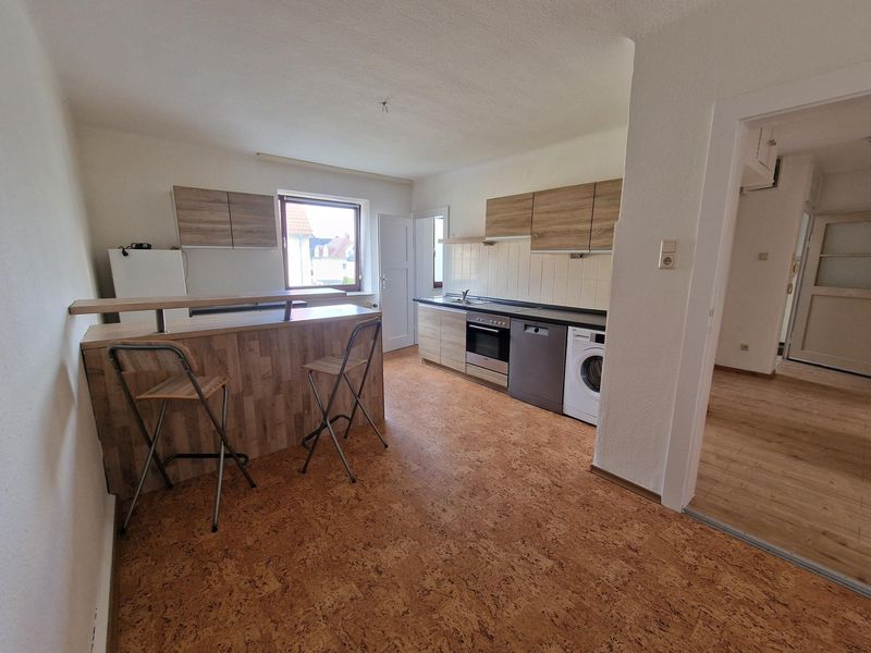 Neu renovierte 2-Zimmer-Wohnung mit Einbauküche und Balkon